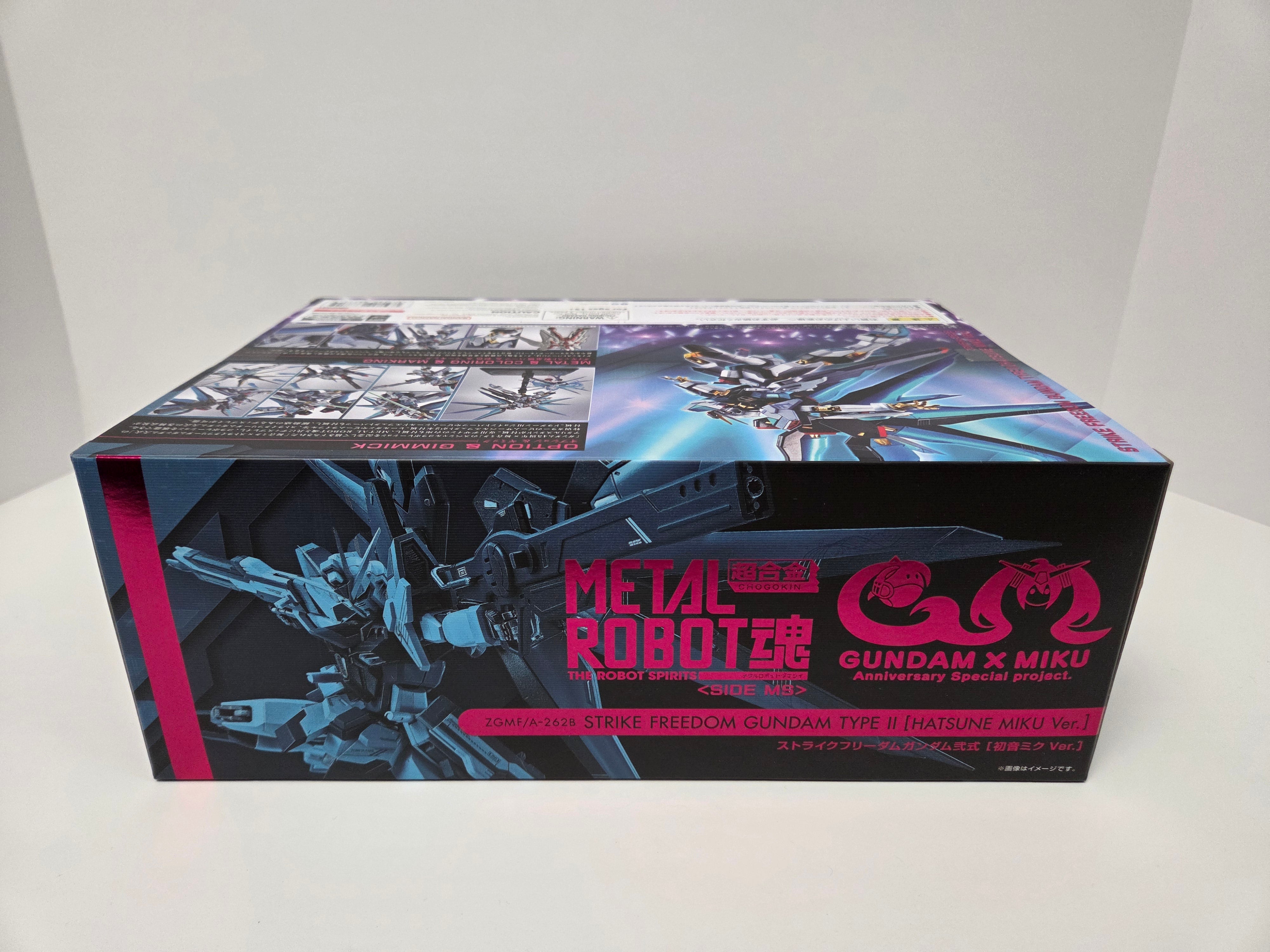Gundam 45th Anniversary x Hatsune Miku Side Strike Freedom Gundam